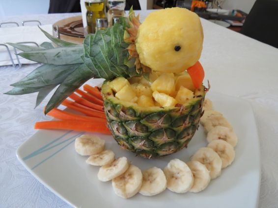 Photos 2 от recipe за A parrot from pineapple