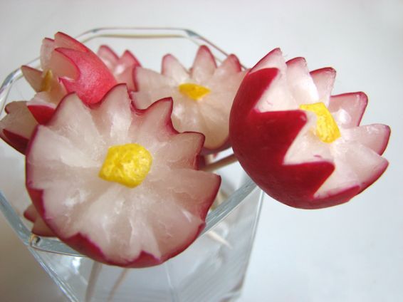 Photos 1 от recipe за Flowers from radishes