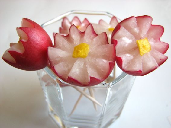 Photos 2 от recipe за Flowers from radishes